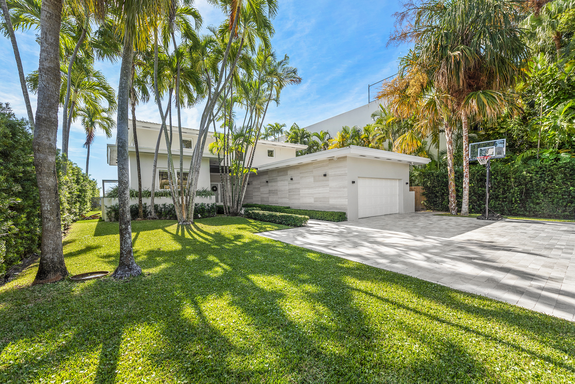 1300 S Venetian Way photo 26