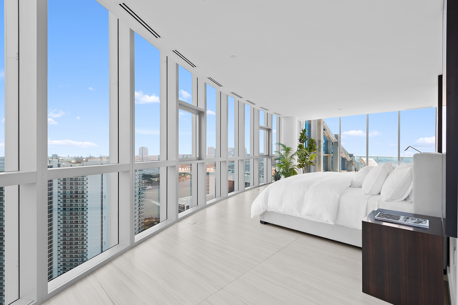 Paramount World Center Unit 5700 photo 10