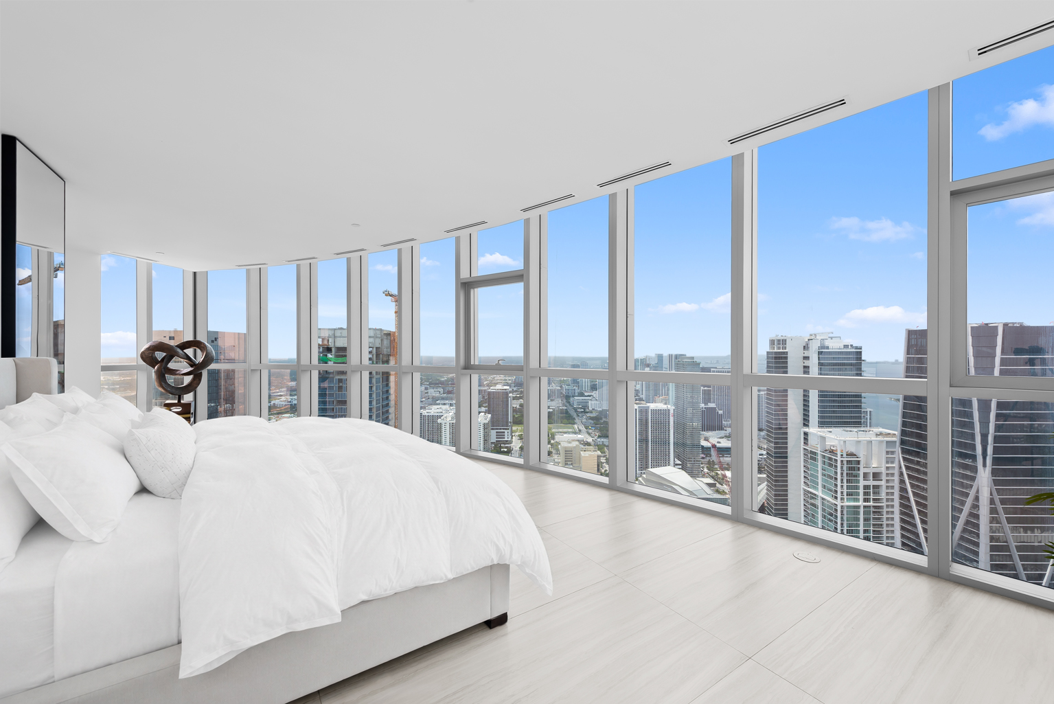 Paramount World Center Unit 5700 photo 12