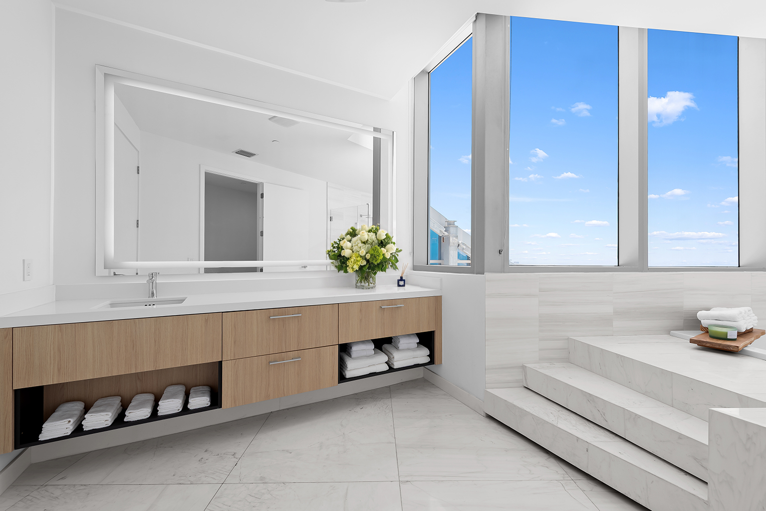 Paramount World Center Unit 5700 photo 14